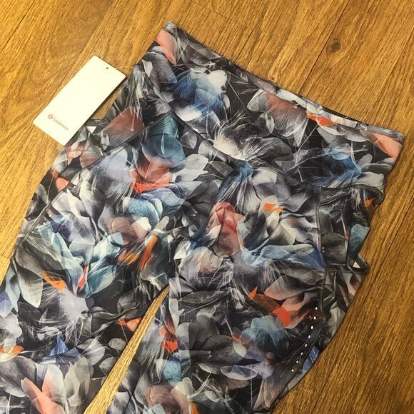 Lululemon Fast and Free High-Rise Tight 25” with Pockets in LUFL Size 12 - Picture 11 of 15